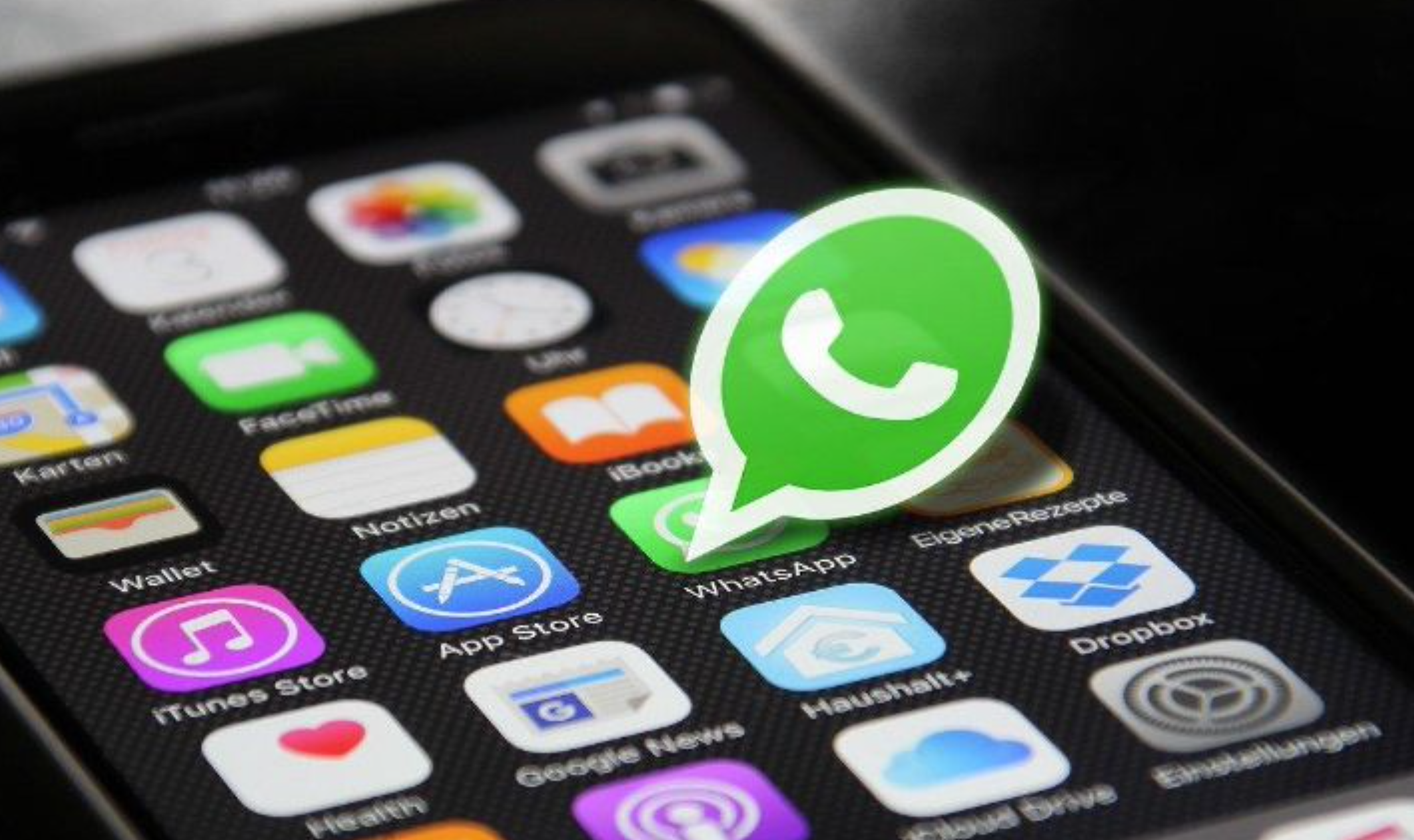 Ya puedes mandar mensajes en WhatsApp sin aparecer conectado